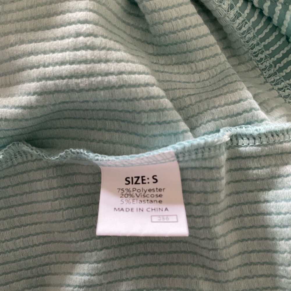 Boutique Pullover Balloon Sleeve Top Size Small Mint Green - Picture 2 of 5